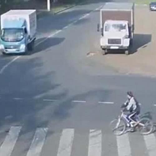 Ciclista Russo escapa por pouco da morte!