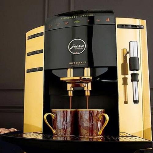 Como funciona a máquina de café expresso?