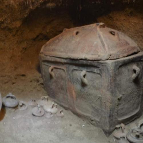 Uma tumba do período minóico foi encontrada em Creta.