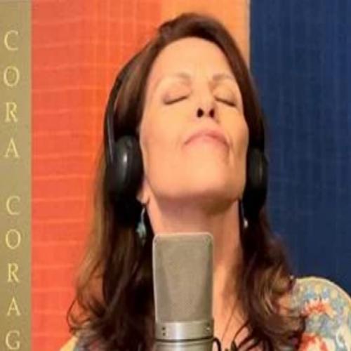 Nair Cândia lança o single “Cora Coragem”, uma composição inédita