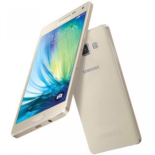 Um dos pontos fortes do Samsung Galaxy A3 é seu corpo de metal