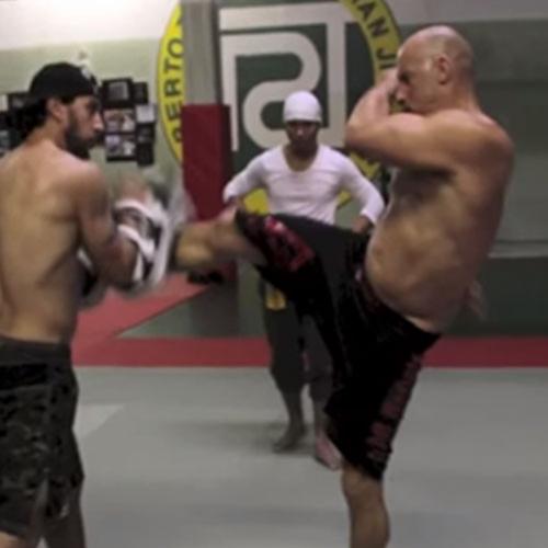 Vin Diesel treinando Muay Thai com Tony Jaa.