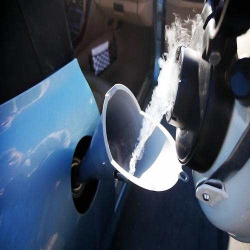 O que acontece quando você abastece o carro com nitrogênio líquido?