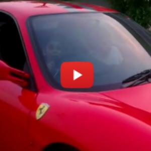 Menino de 10 Anos Dirigindo Uma Ferrari
