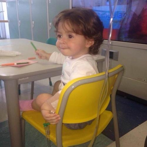 #ajudevivi: garota de 2 anos com leucemia precisa de transplante de me